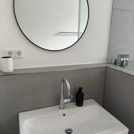 Frisch Sanierte Altbauwohnung Helmholtzplatz דירה ברלין