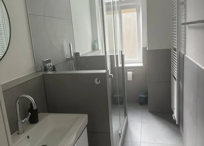 Frisch Sanierte Altbauwohnung Helmholtzplatz *