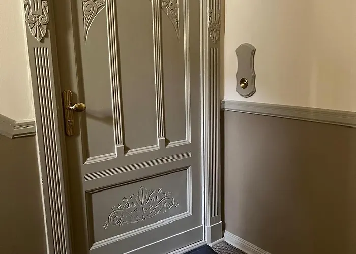 Frisch Sanierte Altbauwohnung Helmholtzplatz *